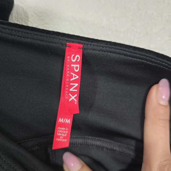 Spanx High Waisted Velvet Leggings  2070 Black Medium EUC - Picture 6 of 8